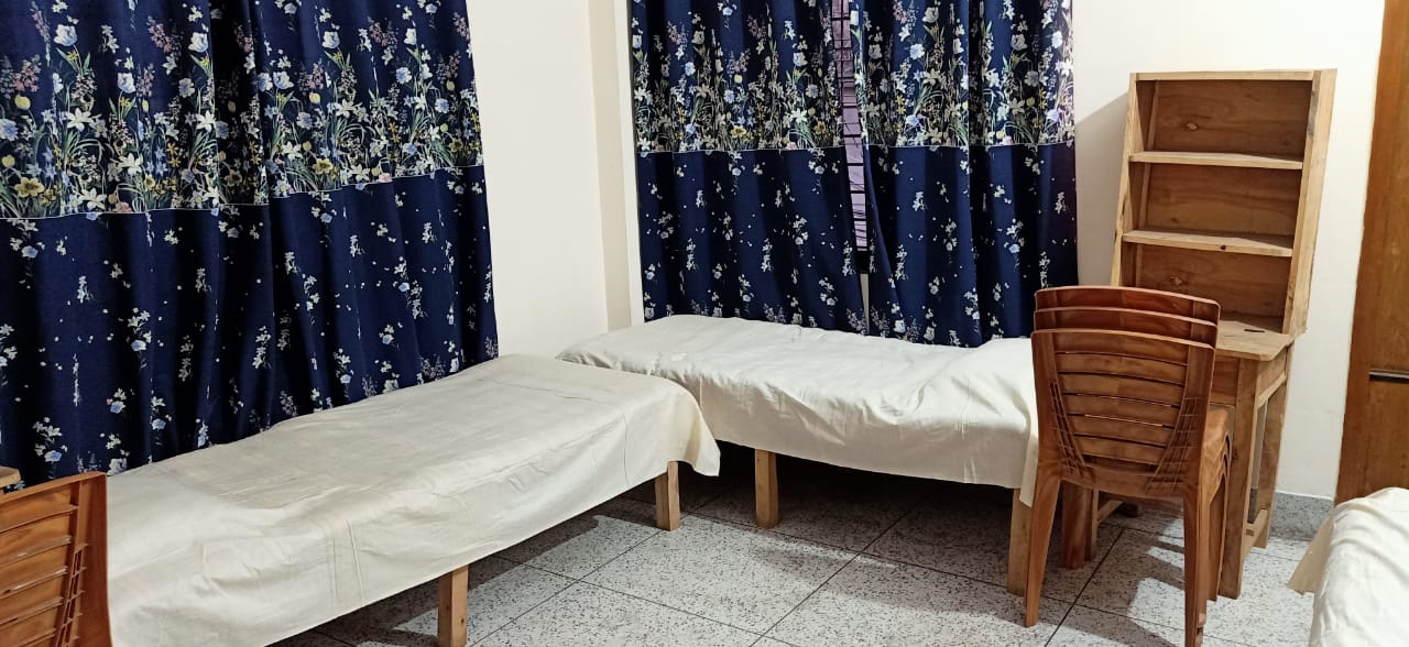 মা ছাত্রী হোস্টেল 